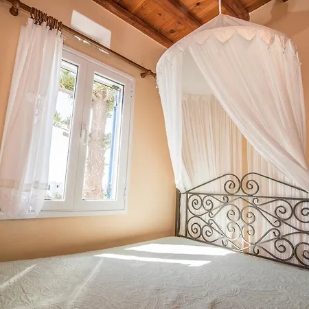 Albatross Holiday Apartments Agios Sostis  Buitenkant foto